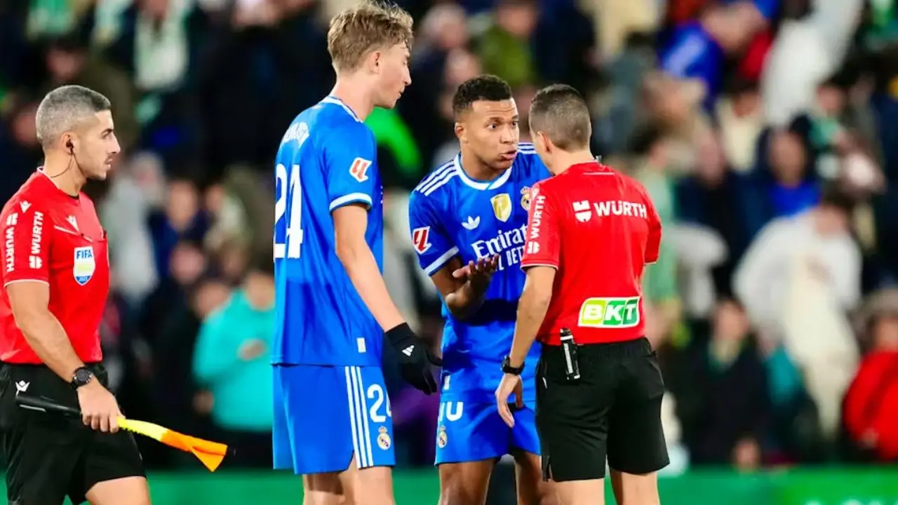 أزمة في الليغا.. لفظ خارج من مبابي تجاه حكم مباراة ريال مدريد وفالنسيا